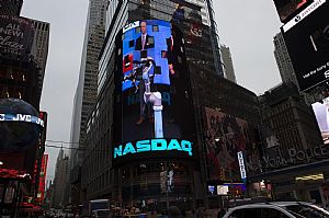 Schunk Gripper Hand Rings the NASDAQ Closing Bell